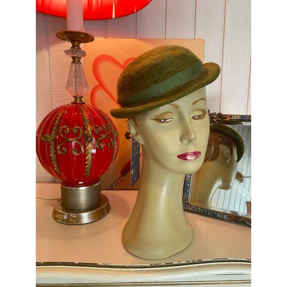 vintage 1960s hat olive green mohair by penny red feather 60s mini bowler mod - Picture 1 of 8